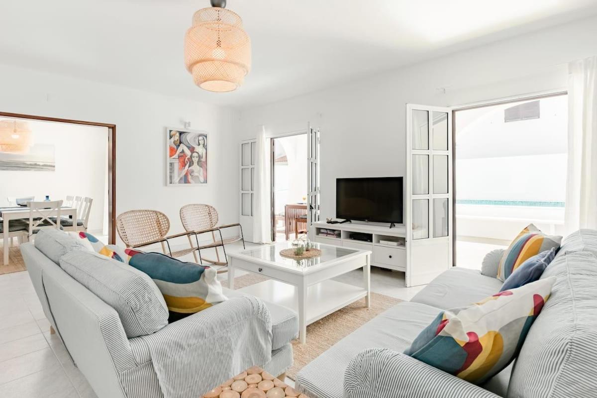 Beachfront Villa With Private Pool In Manta Rota Vila Nova de Cacela Kültér fotó