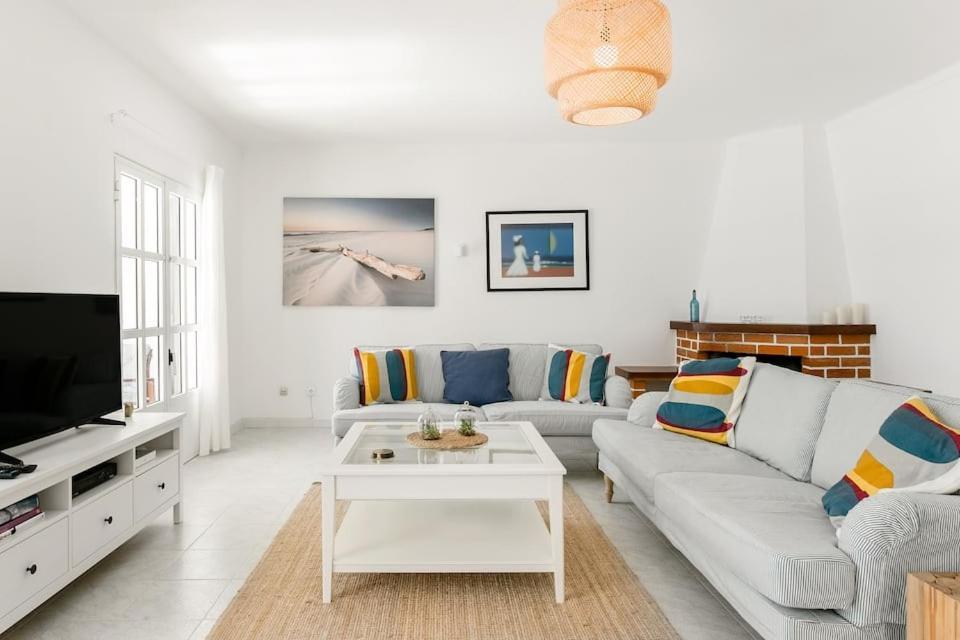 Beachfront Villa With Private Pool In Manta Rota Vila Nova de Cacela Kültér fotó